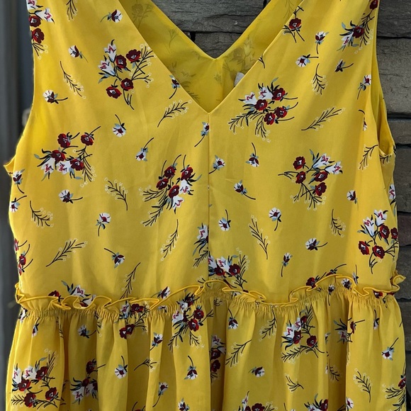 LOFT Yellow Floral V Neck Flowy Top - Picture 5 of 6